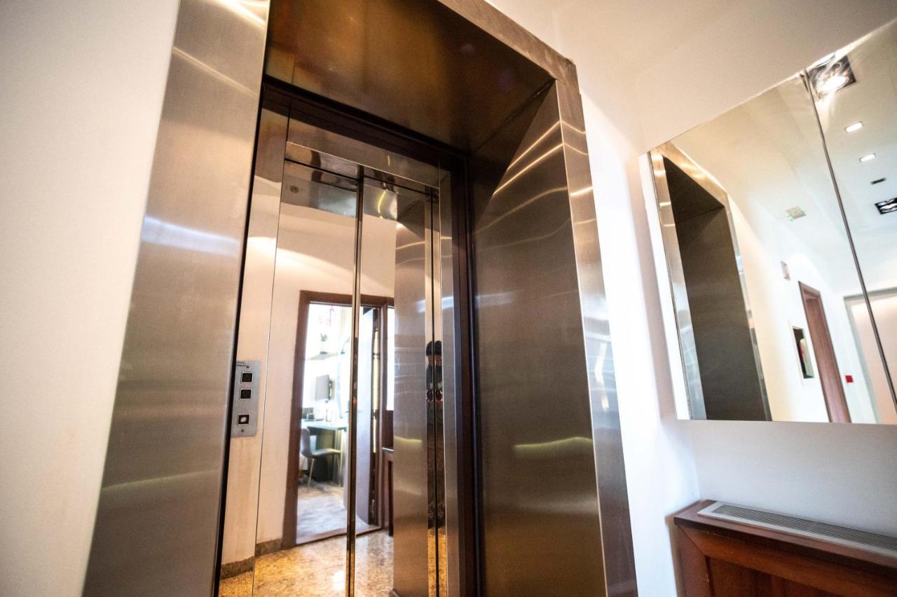 Natali Luxury Suites- Mini Rooms Beograd Ngoại thất bức ảnh